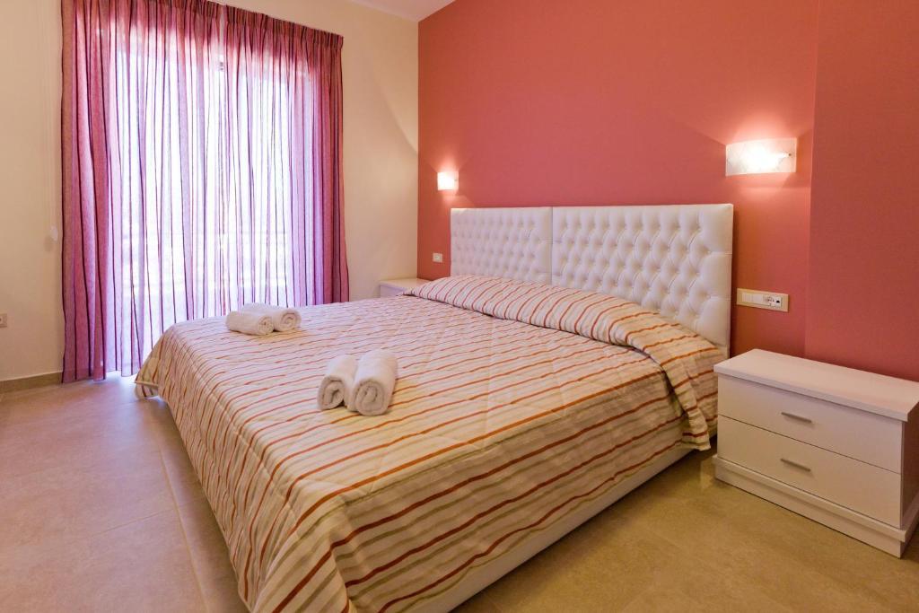 نافبليو Aenaon Rooms الغرفة الصورة